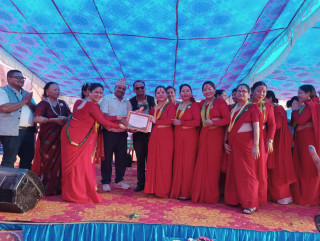 नगरस्तरीय तीज गीत प्रतियोगितामा सहनशिल आमा समूह प्रथम