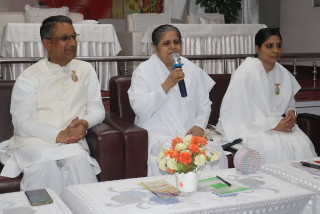 शुक्रबार ब्रह्माकुमारी ईश्वरी विश्व विद्यालय भैरहवामा बृहत रक्तदान कार्यक्रम