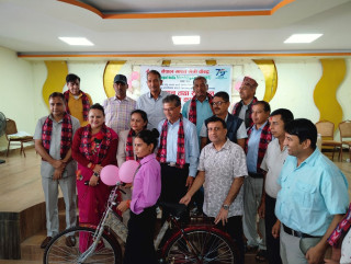 नेपाल–भारत मैत्री केन्द्रद्वारा लुम्बिनीका १०१ जना छात्रालाई साइकल वितरण