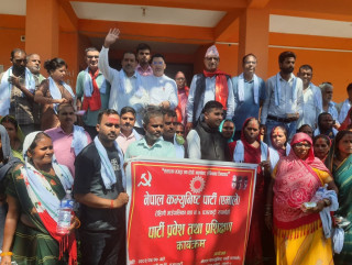 शुद्धोदन र रोहिणीमा विभिन्न पार्टी छाडेका तीनसय जनालाई एमालेद्वारा स्वागत