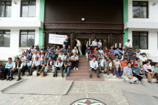 शिक्षक महासंघद्वारा काँग्रेस पार्टी कार्यालय धर्ना