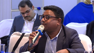 स्वार्थ पूरा गर्न संविधानलाई पछाडि धकेल्न खोज्दैछन् :  सचेतक परियार