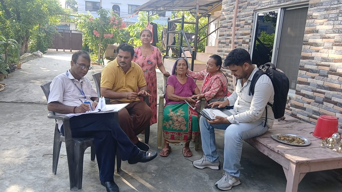 सिद्धार्थनगर–१ मा घरमै पुगेर सामाजिक सुरक्षा भत्ता नविकरण