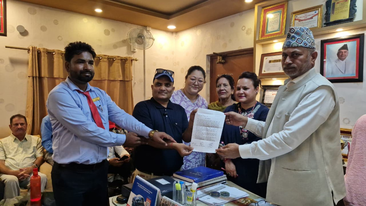 स्थानीय बिदामा विद्यालयलाई बिदा अनिवार्य नगर्न निजी विद्यालय सञ्चालकहरुको माग