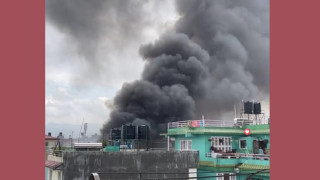 प्रधानमन्त्री ओलीको नीजि निवासमा तोडफोड र आगजनी