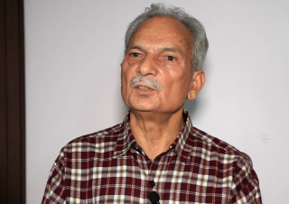 आवधिक निर्वाचन तोकिएकै मितिमा हुनुपर्छ : बाबुराम भट्टराई