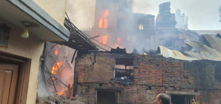 ५ घण्टापछि नियन्त्रणमा आयो भीमसेनस्थानमा लागेको आगो