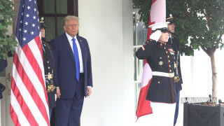 ट्रम्प भन्छन् : केही बिदामा रहेका कामदारहरूले पारिश्रमीक नपाउन सक्छन्