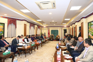 शितलनिवासमा सर्वदलीय बैठक शुरुः दोस्रो तहका नेता उपस्थित