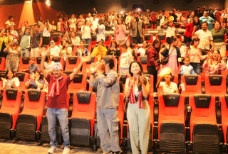 बुटवलमा माइतीघरको उत्साह व्यापार : दर्शक भेटेर कलाकार मख्ख