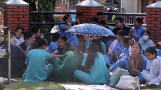 सम्मानजनक तलव भत्ताको माग गर्दै मणिपाल अस्पतालका नर्सहरु आन्दोलित