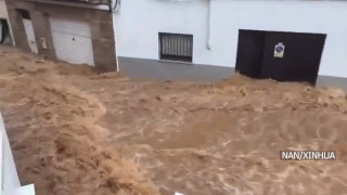 उत्तरपूर्वी स्पेनमा भारी वर्षापछि बाढीको कहर