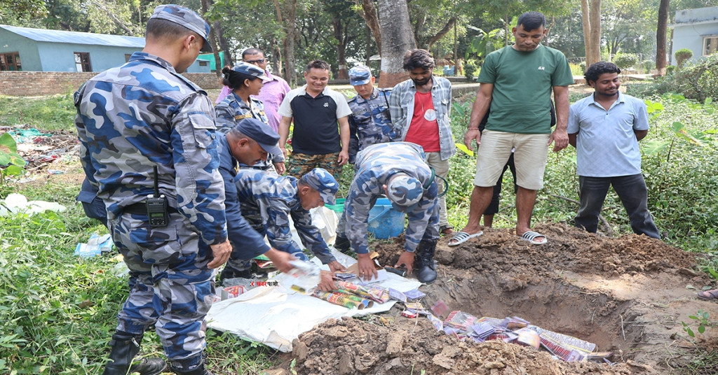 बरामद गरिएको एकलाख बराबरको पटका नष्ट