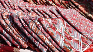 तिहारमा टोपीको व्यापार नभएको व्यापारीको गुनासो