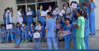 माग सम्बोधन नभए पेनडाउन गर्ने आन्दोलनरत नर्स तथा प्यारामेडिक्स कर्मचारीहरुको चेतावनी