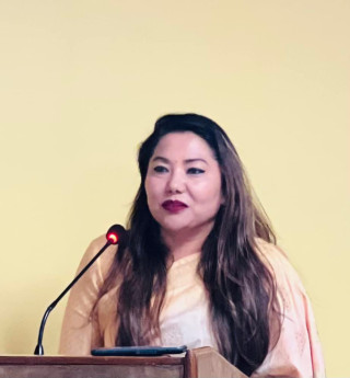 माधव नेपाललाई अध्यक्ष छोड्न रामकुमारीको दबाब