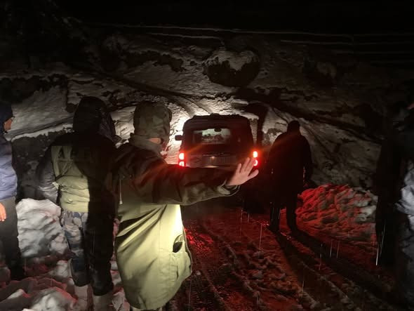 हिमपातमा फसेका दुई सय विदेशी पर्यटकसहित १५ सयको सेनाद्वारा उद्धार