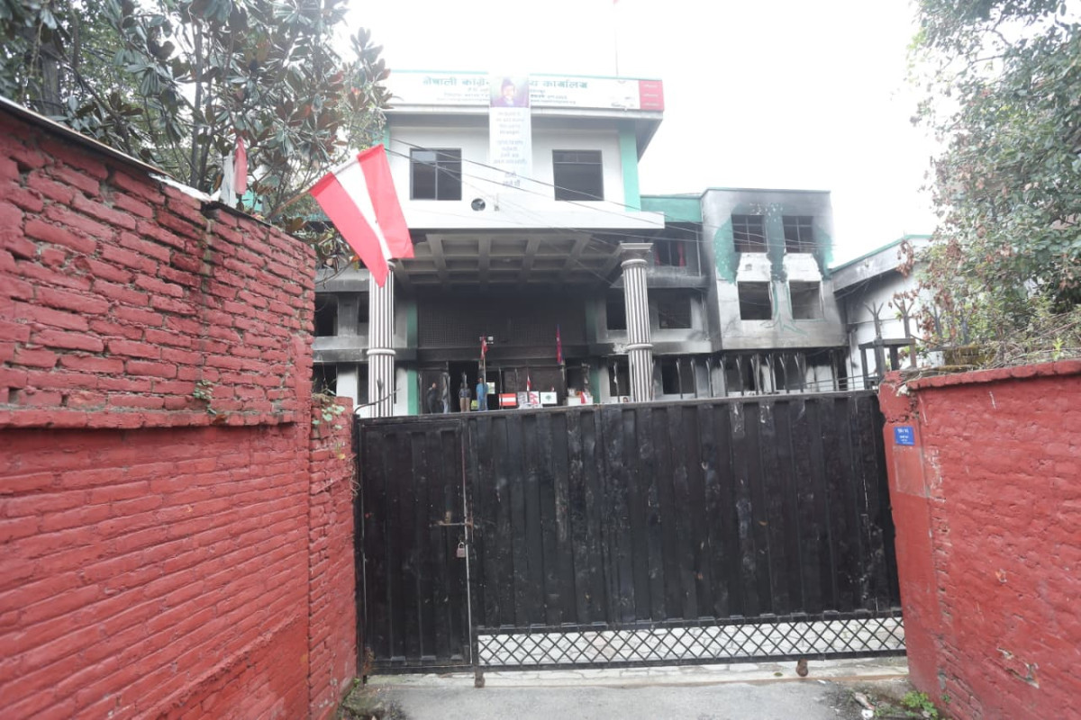 काँग्रेस कार्यालयमा तालाबन्दी