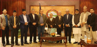 उद्योगमा विद्युत कटौती समस्याको समाधानका लागि सरकारको ध्यानाकर्षण गराएका छौं : मुख्यमन्त्री आचार्य