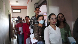 रुपन्देहीमा मतदाता नामावलीमा नाम दर्ता गराउन जेनजी पुस्ताको  भीड