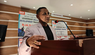 पहिलोपटक माईक समातेको बताउने मदनले सुनाए सफलताको कथा