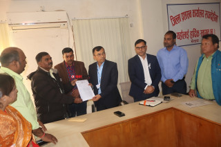 जसपा नेपाल रुपन्देहीले २८ बुँदे मागसहित प्रधानमन्त्रीलाई बुझायो ज्ञापनपत्र