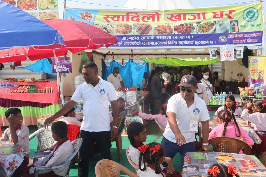 ‘स्वादिलो खाजा घर’ ले आम्दानीको दश प्रतिशत समाजसेवामा खर्चिने