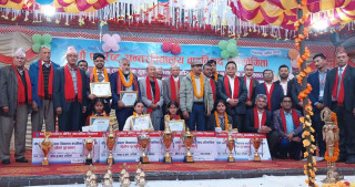 बुद्ध पब्लिकले जित्यो चौधौं एभरेष्ट अन्तरविद्यालय वादविवादको उपाधि