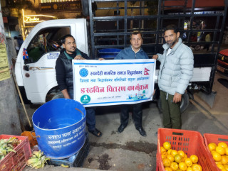 रुपन्देही नागरिक समाज सिद्धार्थनगरद्वारा डस्टबीन वितरण