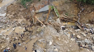 इण्डोनेसियामा बाढी र पहिरोबाट मृत्यु हुनेको संख्या १ हजार नाघ्यो