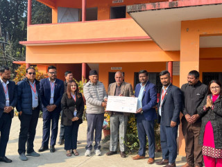 महालक्ष्मी विकास बैंकद्वारा भानु माविलाई सहयोग