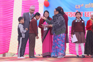 कालिकामा विद्यार्थीहरुलाई ११ लाख बढीको छात्रवृत्ति वितरण