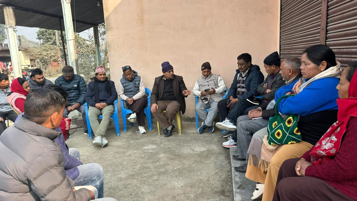 रुपन्देही–३ : मतदाताको घरदैलोमा नेकपाका उम्मेदवार खाँ