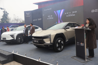 महिन्द्राको इलेक्ट्रिक ओरिजिन एसयूभी ‘बीई–६’ र ‘एक्सईभी ९–ई’ रुपन्देहीमा सार्वजनिक