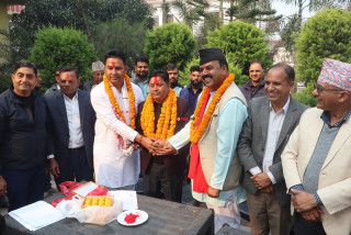 रुपन्देही-३ : जसपा नेपालका उम्मेदवार श्रीनिवास यादव एमालेमा प्रवेश