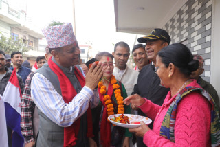 जनताको समस्या सुन्दै घरदैलोमै केन्द्रित चुन्नप्रसाद