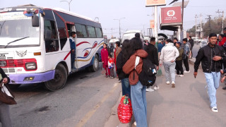 निर्वाचनका लागि काठमाडौंबाट गाउँ फर्किने यात्रुको चाप