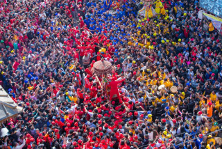 असनमा मनाइयो देवता जुधाउने जात्रा