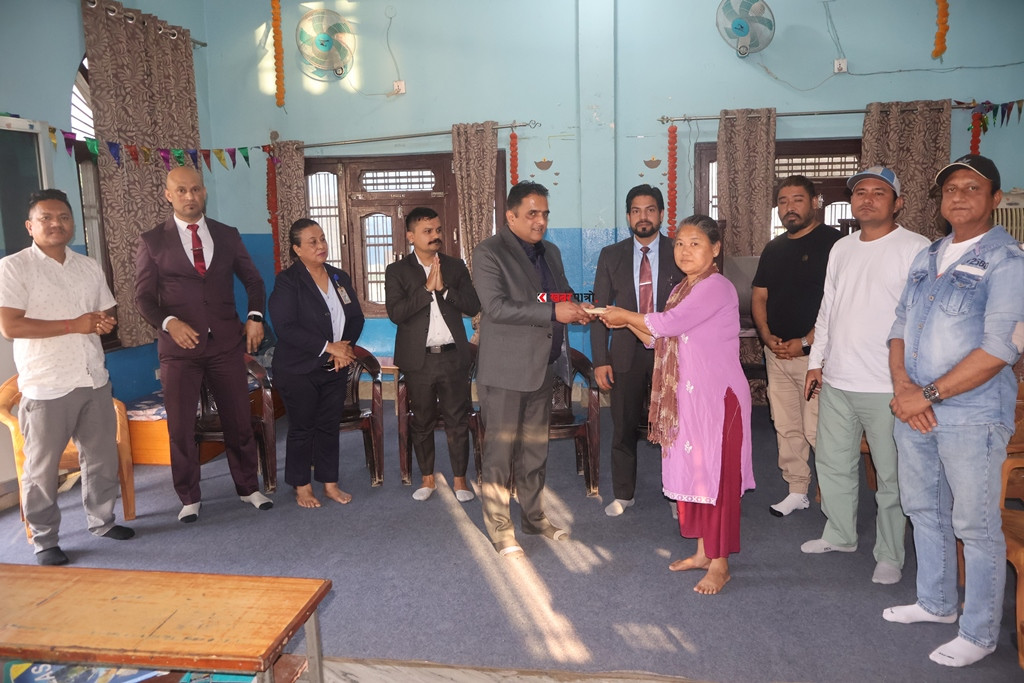 सिद्धार्थ बाल गृहलाई एकलाख रुपैयाँ प्रदान