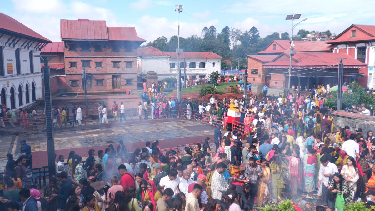 साउनको दोस्रो सोमवार देशभरका शिवालयमा भक्तजनको घुइँचो