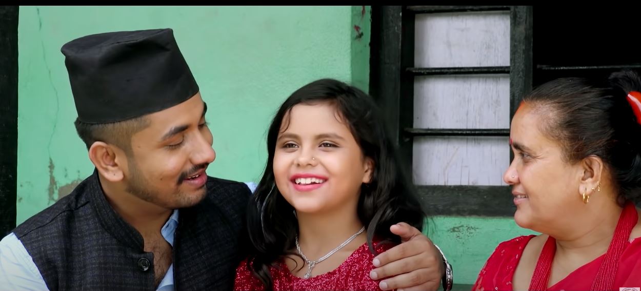 कमला घिमिरेले गाएको तीज  गीत एक हप्ता बित्न नपाउदै तोड्यो अहिले सम्मकै रेकर्ड(हेर्नुहोस्)