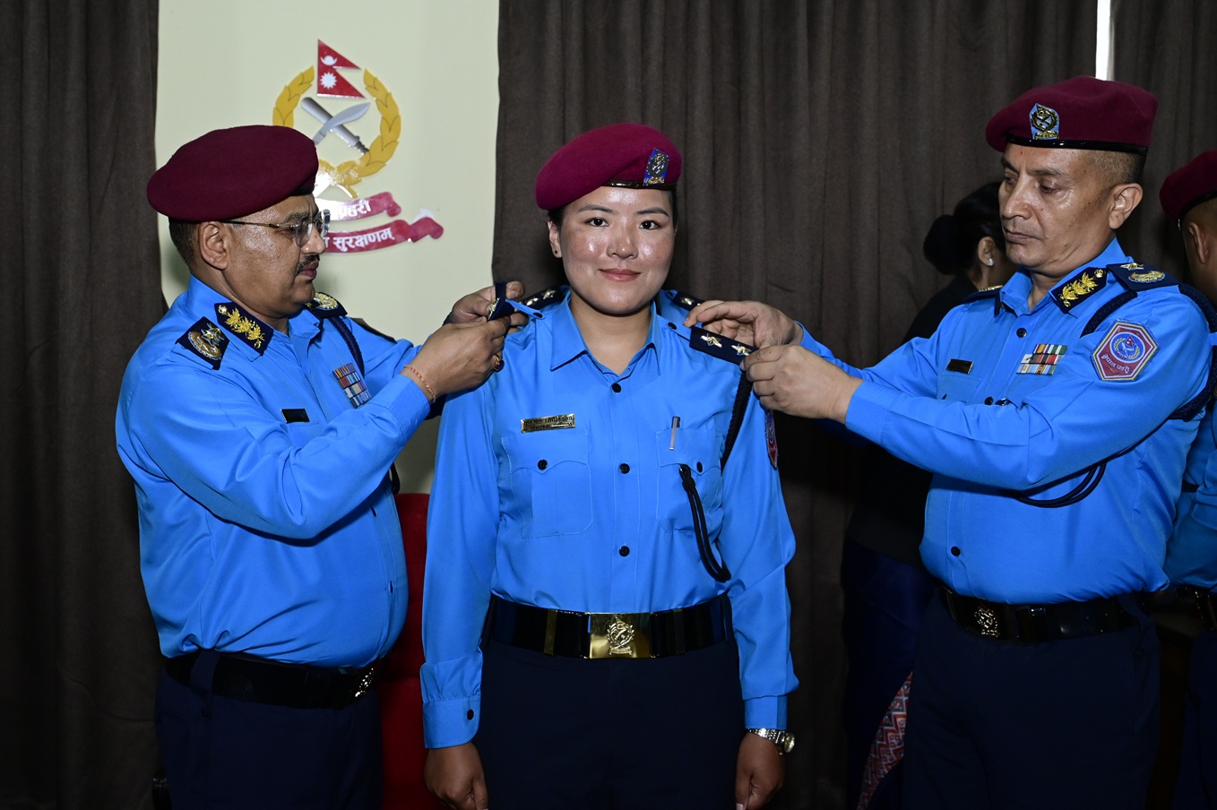 प्रहरी नायव निरीक्षक कुन्जाङ छोपेल शेर्पा दर्ज्यानी चिन्हद्वारा सुशोभित