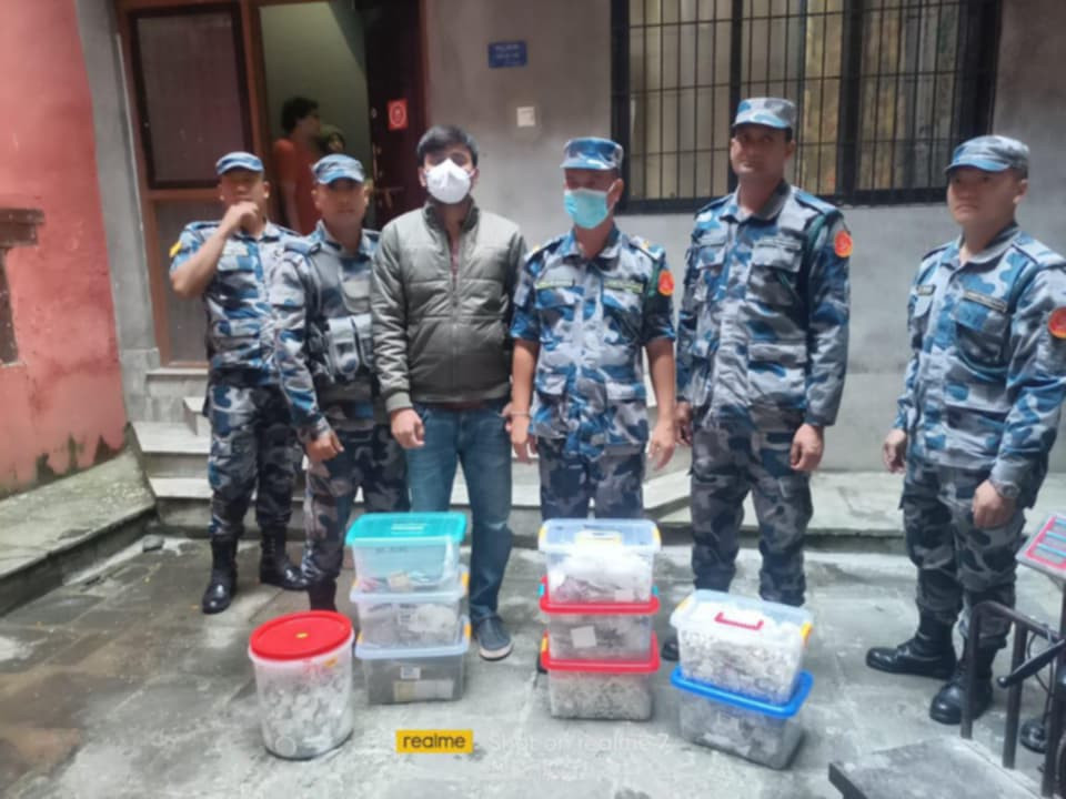 ललितपुर बाट ५० किलो भन्दा बढी चाँदी बरामद