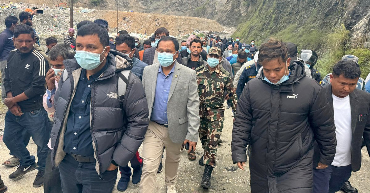 कुलमान घिसिङ बिहानै पुगे बन्चरेडाँडा (तस्बिरहरू)