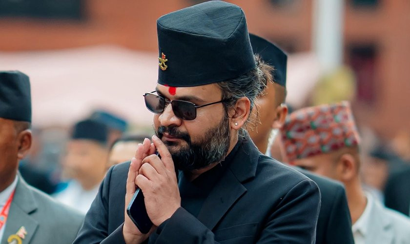 बालेन शाहको मध्यरातको स्टाटसले सामाजिक सञ्जाल तात्यो,किन भइरहेको चौतर्फी आलोचना ?
