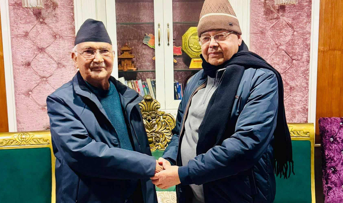 केपी ओली र झलनाथ खनालबीच भेटवार्ता