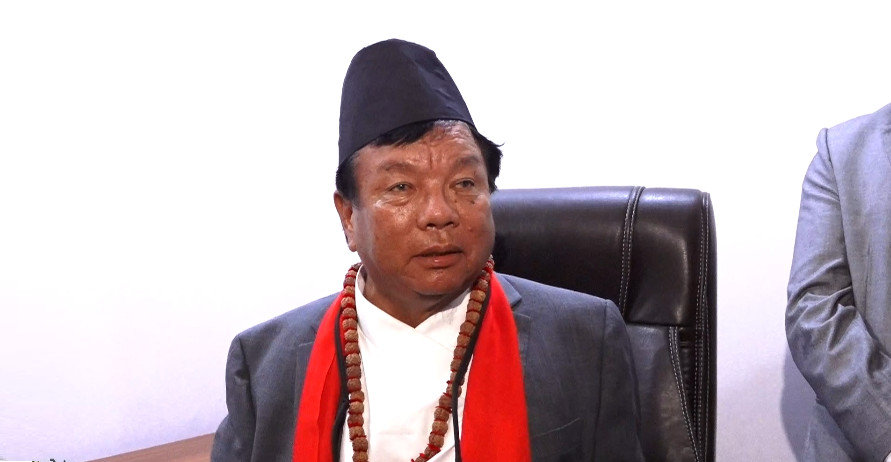 महावीरको  निर्देशनमा नियमावली संशोधन गरेर कक्षा ९ र १० अनिवार्य कम्प्युटर पढाइँदै