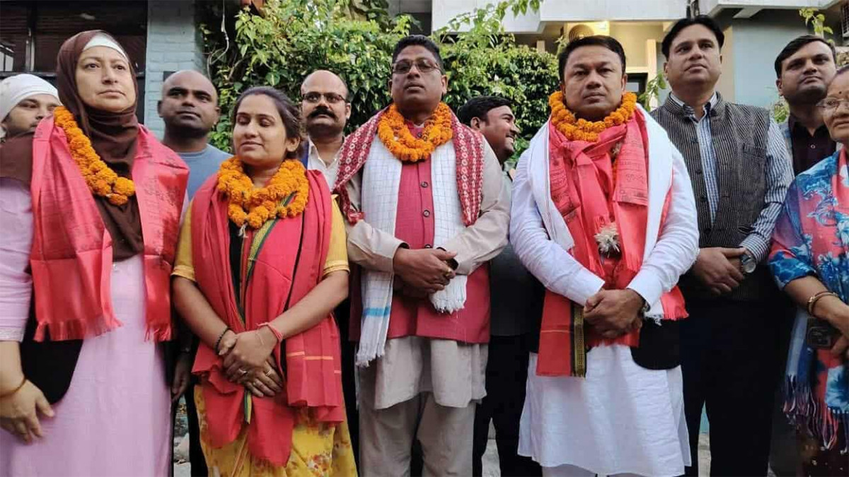 बिरामी भनेर काठमाडौँ हिँडेकी मधेशकी प्रदेश प्रमुखले एमालेका यादवलाई गरिन् मुख्यमन्त्री नियुक्त, रातिनै  शपथ र सरकार विस्तार