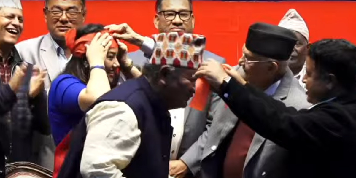 रामकुमारी झाँक्री, किसान श्रेष्ठसहित दजनौँ नेता कार्यकर्ता एमाले मा फर्किए