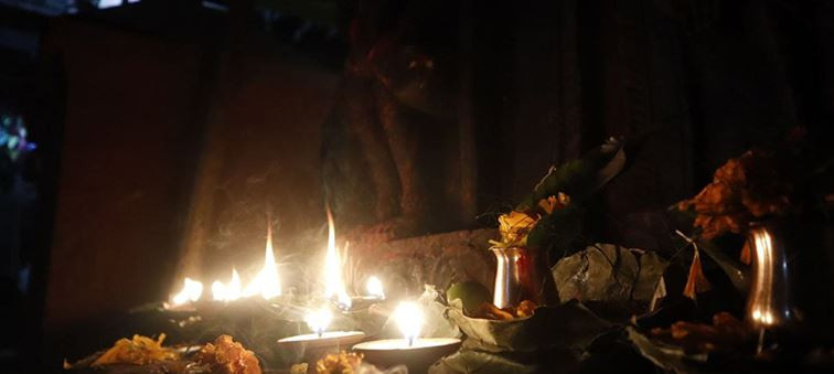 आज साँझ पशुपतिनाथमा पितृका नाममा बत्ती बालिँदै